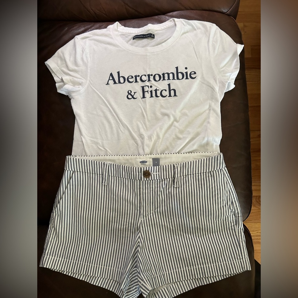 Women’s shorts and two tops mix and match